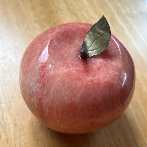 Solid marble with brass leaf paper weight - Picture 3 of 4